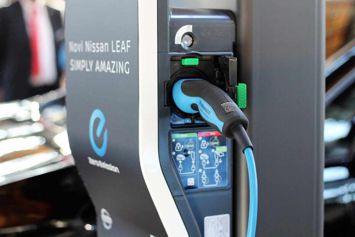 La colonnina di ricarica dell'auto elettrica