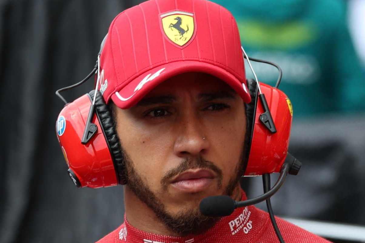 Ferrari, Hamilton blocca tutto: il futuro della Rossa lo decide lui, ecco cosa ha scelto