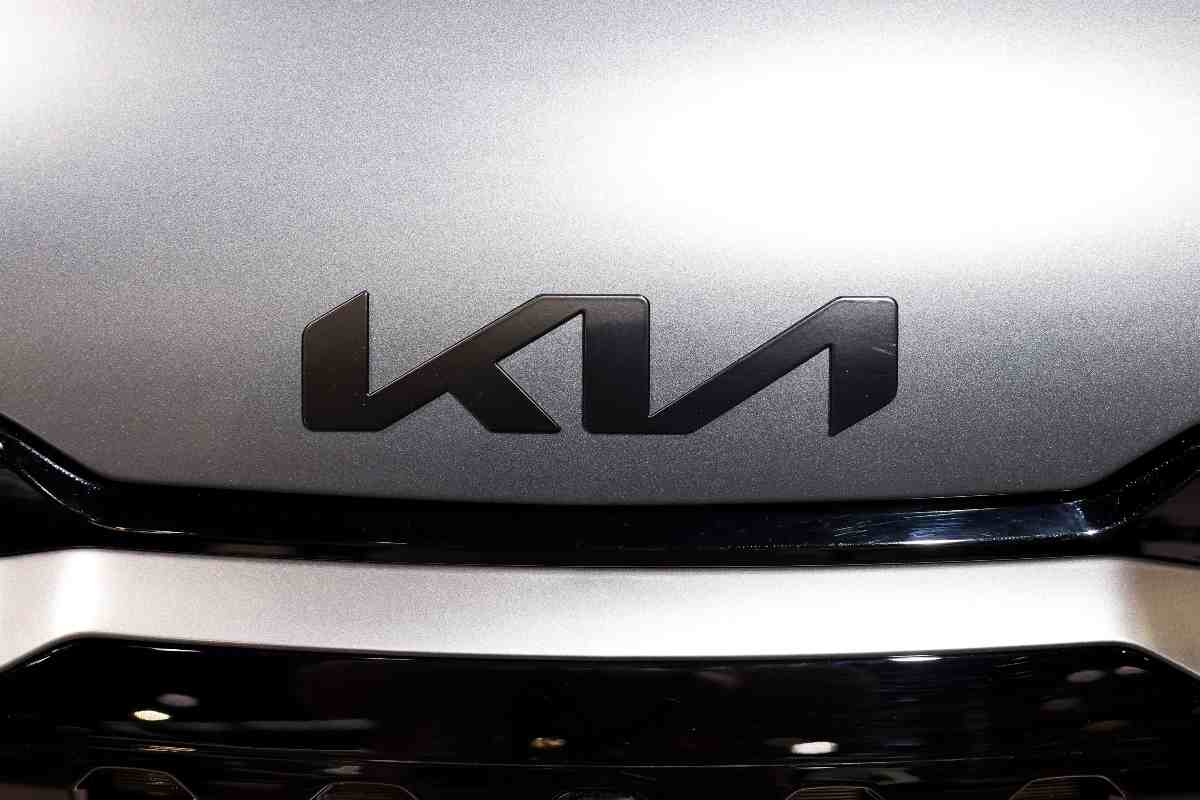 KIA sbaraglia Dacia e Renault, il SUV a GPL è anche a noleggio: ecco quanto devi spendere per non avere più pensieri