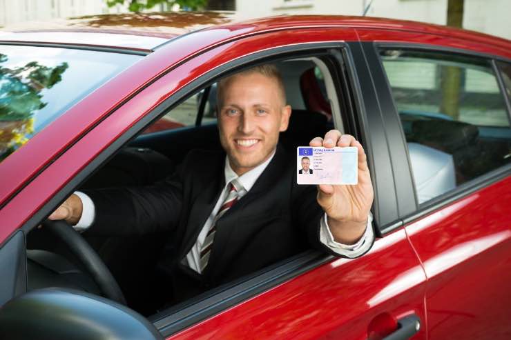 Patente auto novità 17 anni