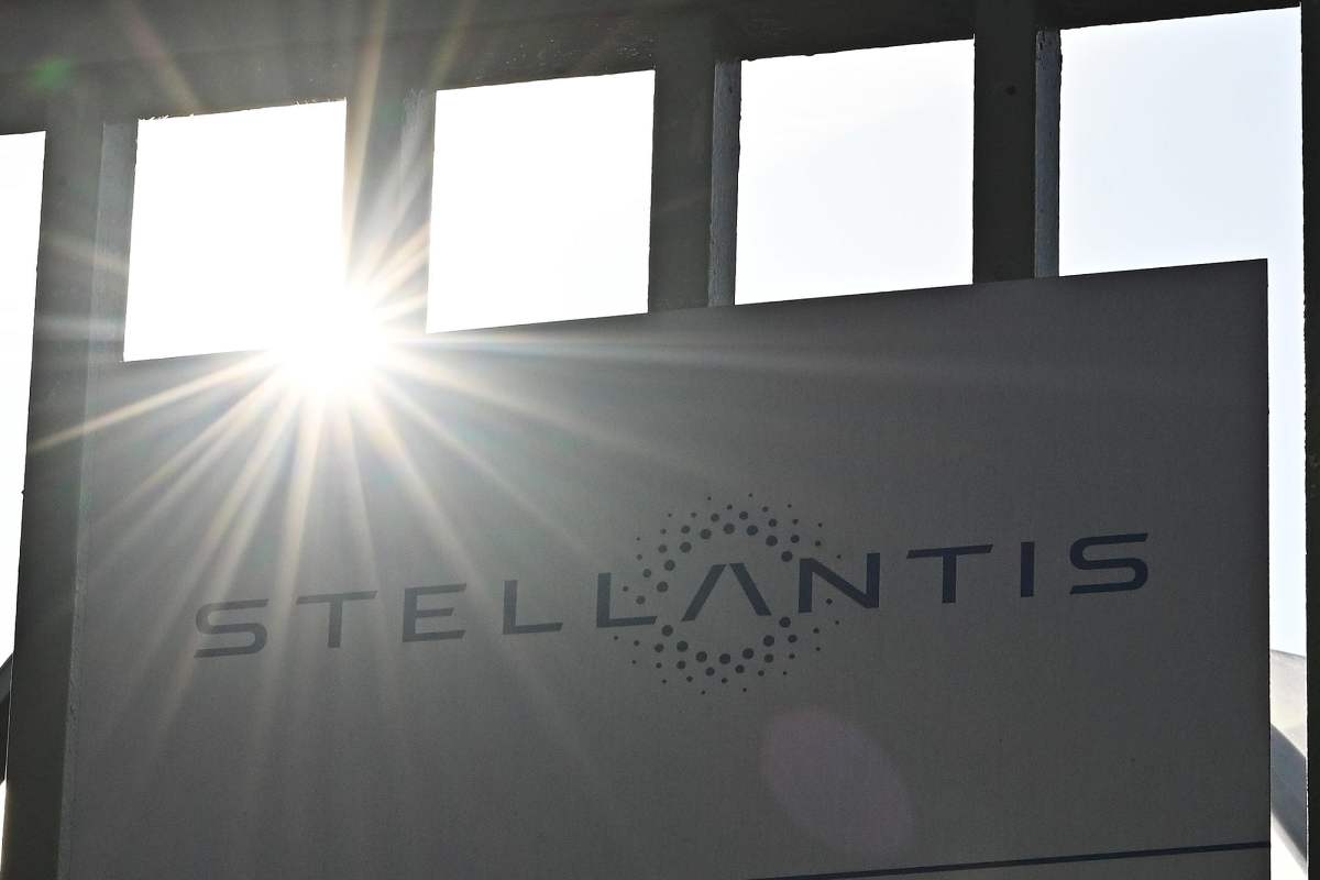 stellantis logo stabilimento