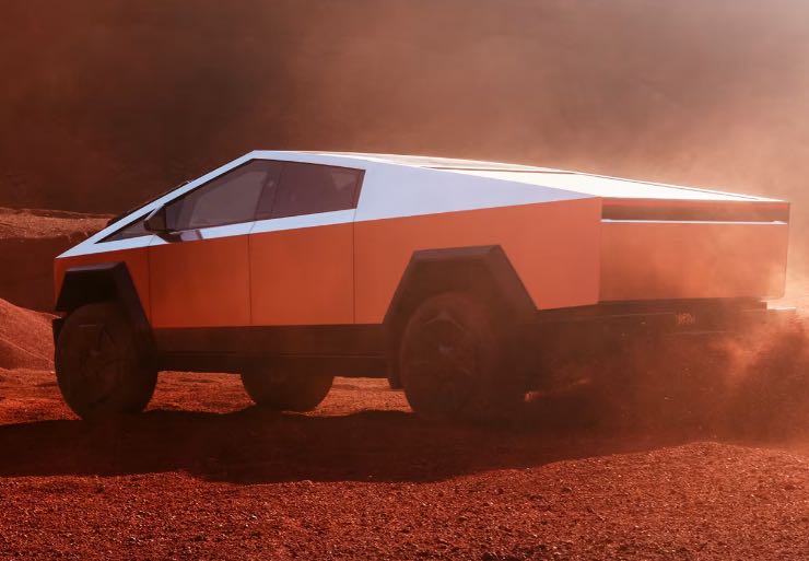 Tesla Cybertruck Europa Militare
