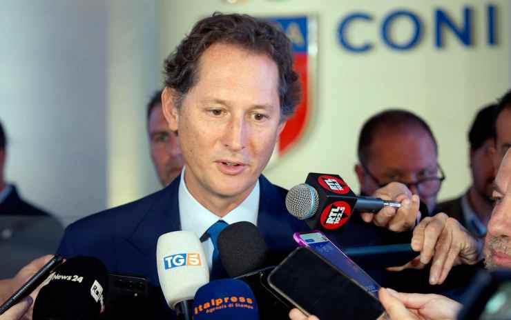 John Elkann si concede ai microfoni